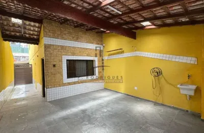 Casa para Venda em Praia Grande, Maracanã, 2 dormitórios, 2 suítes, 3 banheiros, 2 vagas