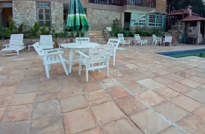 O lazer é ponto forte dessa casa. amplitude e tranquilidade junto à natureza