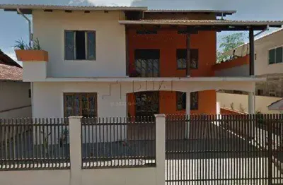Sobrado à venda no bairro amizade – 2 apartamentos independentes, espaço e potencial de renda