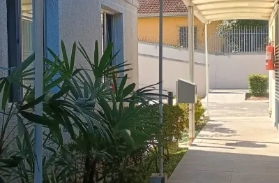 Apartamento com 2 quartos para alugar na Rua Itacolomi, 586, Portão, Curitiba