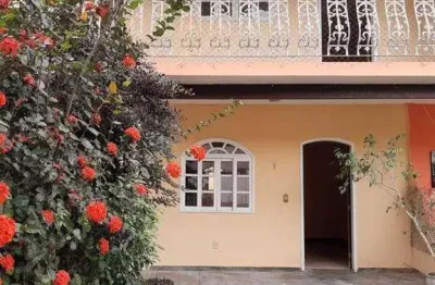 Casa totalmente independente localizada no Bairro Jardim Excelsior.