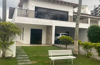 Casa de frente para o mar
condomínio bouganville i praia em bertioga.
