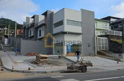 Sobrado geminado à venda em joinville-sc, boa vista: 2 quartos, 2 suítes, 2 banheiros, 2 vagas, 97,00m² de área!