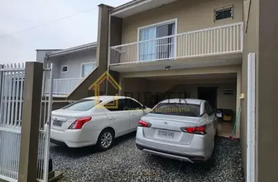 Imperdível! sobrado geminado em joinville-sc, no bairro boa vista, com 3 quartos, 1 suite, 4 vagas de garagem e 167,00 m² de área.