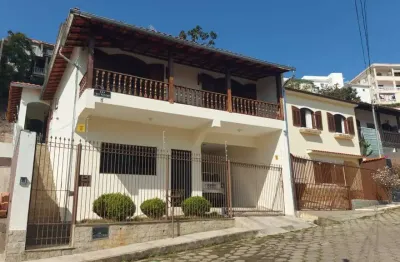 Oportunidade única! sobrado recém-reformado com área gourmet e vista privilegiada em são lourenço/mg