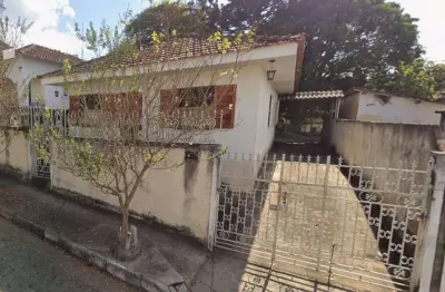 Casa Linear com Amplo Quintal no Bairro Carioca – São Lourenço/MG