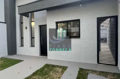 Casa térrea nova e moderna à venda com 3 dormitórios, sendo 1 suíte.