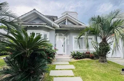 Casa 4 dormitórios (3 suítes), churrasqueira, piscina e horta, jurerê internacional, florianópolis/sc