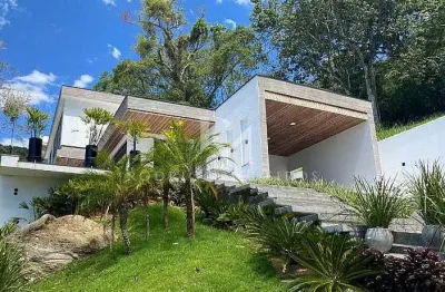 Casa 4 suítes, piscina, churrasqueira com vista para o mar - balneário camboriú-sc