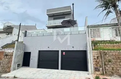 Casa 3 dormitorios (1 suíte e 2 demi-suítes) - estreito, florianópolis-sc