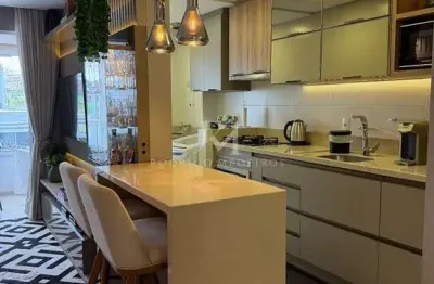 Apartamento reformado com 2 quartos na av. principal do pagani