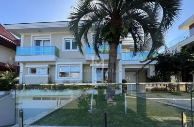 Casa de 4 suítes à venda em Jurerê Internacional, Florianópolis/SC