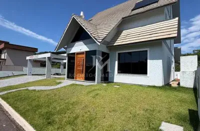 Casa em condomínio com 3 suítes na Cachoeira do Bom Jesus, Florianópolis/SC