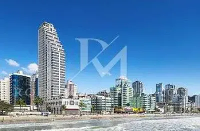 Apartamentos de alto padrão frente mar na Meia Praia, Itapema