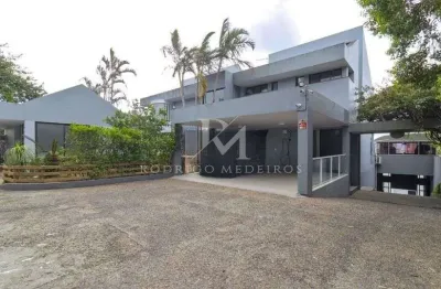 Casa com 5 dormitórios e vista para o mar no João Paulo, Florianópolis/SC