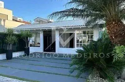 Casa térrea com 4 suítes à venda em Jurerê Internacional, Florianópolis