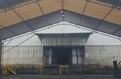 Galpão para locação em camaçari, novo horizonte, 2 banheiros, 20 vagas