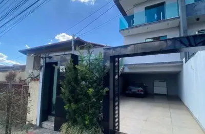Casa triplex geminada de alto padrão - 03 qts. - 01 suíte - 04 vagas - r$895k