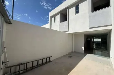 Casa com 2 quartos à venda na Rua Beatriz, 261, Rio Branco, Belo Horizonte
