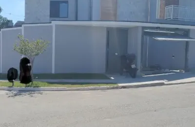 Lindo sobrado de esquina com 4 suites, a mais linda da villas do jaguari