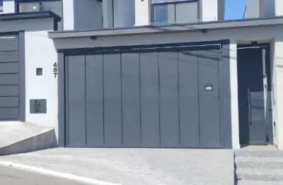 Fabuloso sobrado com 3 dormitorios sendo 1 suite , com piscina aquecida