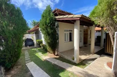 Casa em condomínio fechado com 4 quartos para alugar na rua francisco das mercês, 1, buraquinho, lauro de freitas por r$ 6.500