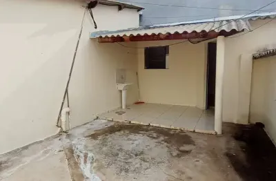 Casa com 2 quartos para alugar na Vila São Sebastião, Valinhos 