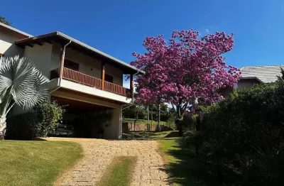 Casa de condomínio com 4 quartos, sendo 2 suites,  com 598 m²  em vinhedo