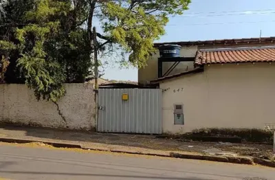 Casa para locação sendo 02 casas conjuntas com garagem na  vl santana em valinhos