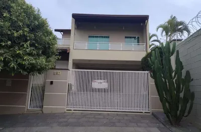 Casa a venda 04 Dorm, sendo 02 suites assobradada em Jd São Francisco em Valinhos