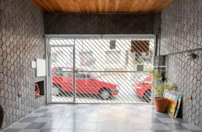 Sobrado 3 suítes, 2 vagas, próximo ao metrô à venda em Mirandópolis