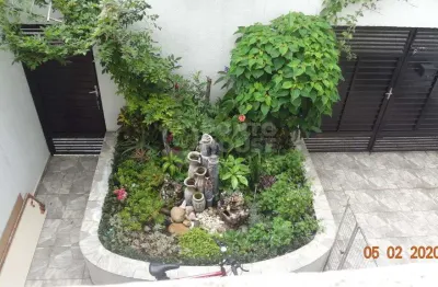 Sobrado à venda no planalto paulista, 160m², 4 dormitórios, 1 suíte e 4 vagas.