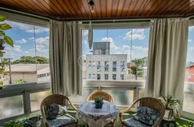 Apartamento à venda no bairro saúde com varanda fechada com vidro