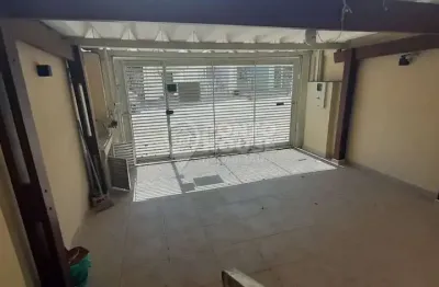 Sobrado de 230 m2 com 03 dormitórios, 02 vagas, reformado em mirandópolis