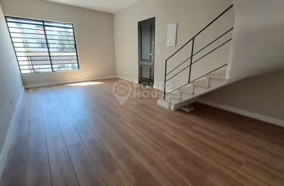 Casa à venda no bairro planalto paulista, 2 dormitórios, 2 vagas, reformada