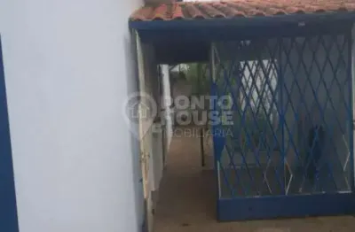 Casa térrea, planalto paulista, 2 dormitórios, 2 banheiros, 3 vagas, quintal.