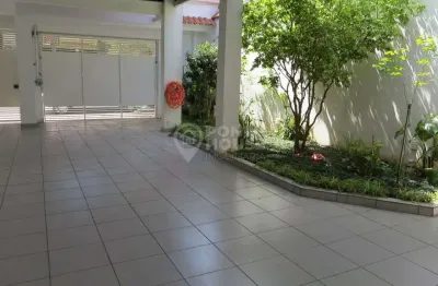 Casa térrea à venda planalto paulista 10 x 40, 3 suítes, 4 vagas, vaga e isolada