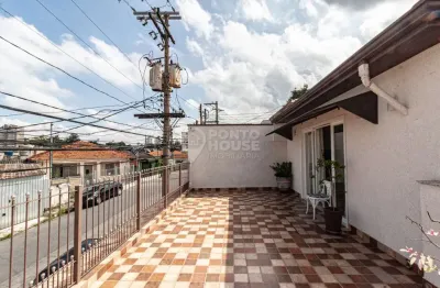 Casa térrea, raridade, reformada, 4 dormitórios, 2 suítes e 2 vagas no ipiranga
