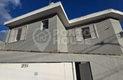 Sobrado reformado à venda no Ipiranga de 2 dormitórios e 1 vaga para Moto