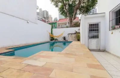 Casa à venda na Saúde, 3 Dormitórios, Piscina e Churrasqueira