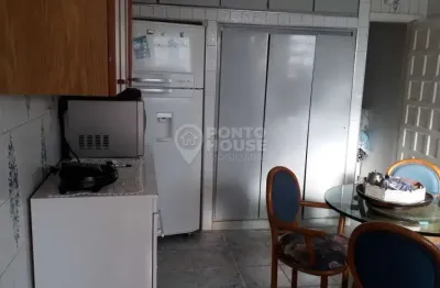 Sobrado com 185m², no jardim aeroporto, 2 dormitórios, 2 banheiros, 2 vagas