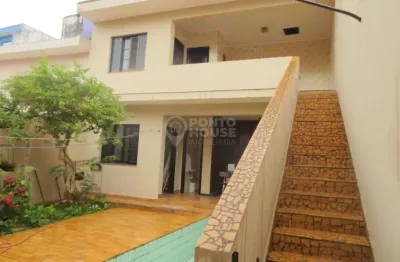 Sobrado à venda no Bosque da Saúde, 4 dormitórios, 1 suíte e 4 vagas