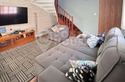 Casa à venda na vila gumercindo, 160m², com varanda e 1 vaga, próximo ao metrô