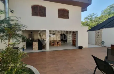 Casa à venda  ou locação no bairro saúde, 4 dormitórios e 3 vagas; reformada