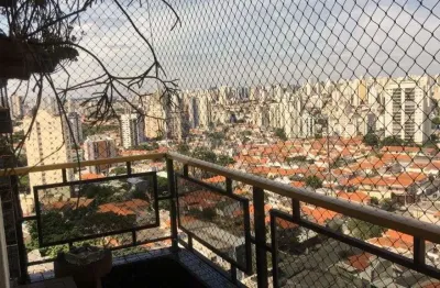 Apartamento à venda, no bairro Vila Gumercindo, 3 quartos, 1 suíte, 3 vagas.