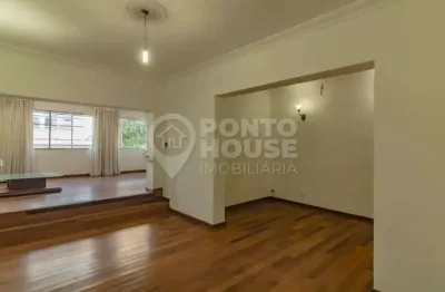 Sobrado à venda de 200m², com 3 dormitórios, suíte e 2 vagas em mirandópolis