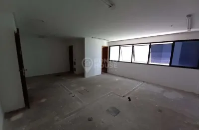 Conjunto comercial com 45m², há 500m do metrô são judas, 2 banheiros, 1 vaga