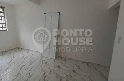 Casa térrea de vila para locação, de 60m² com 1 dormitório, próximo ao metrô