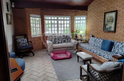 Sobrado de 173 m² à venda, 3 dormitórios, 2 vagas e quintal na bosque da saúde