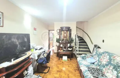 Sobrado saúde. 2 dormitórios, 2 banheiros, 1 vaga. 15 minutos a pé do metrô.